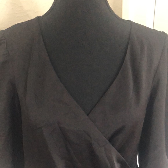 Ladies Dynamite Black Bubble Sleeve Blouse - Size Medium - Picture 2 of 7